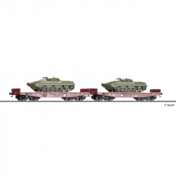 H0 - set dvou plošinových vozů Rmms 3960 DR s tanky BMP-1 "NVA"